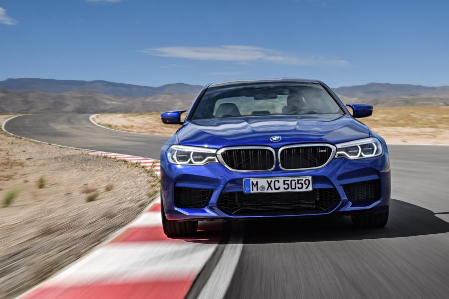  BMW M5 (F90) 2018 года  (WW) (фото 2 из 59)